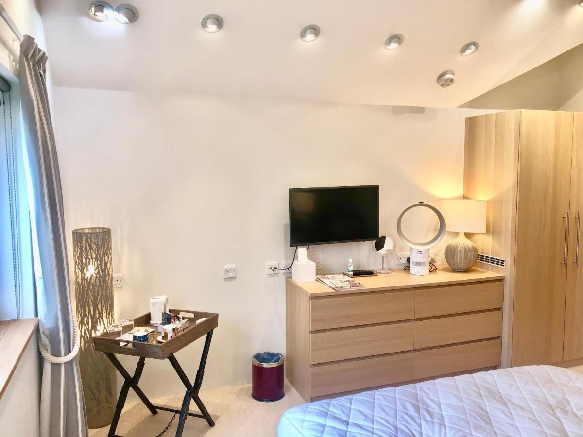 Bed and Breakfast Laurels Felsted Экстерьер фото
