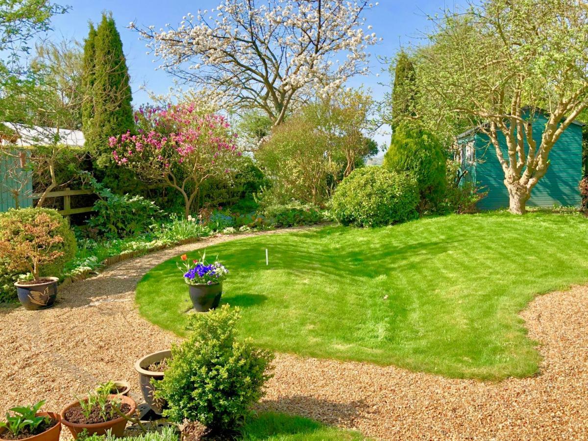 Bed and Breakfast Laurels Felsted Экстерьер фото