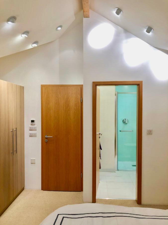 Bed and Breakfast Laurels Felsted Экстерьер фото