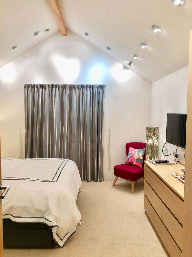 Bed and Breakfast Laurels Felsted Экстерьер фото