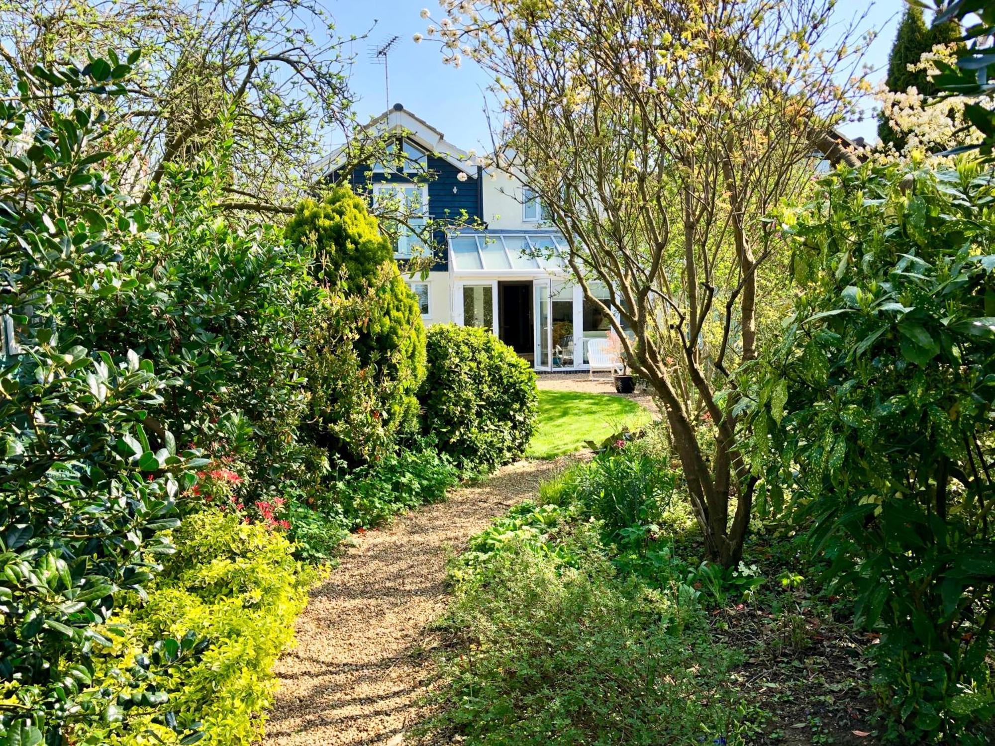 Bed and Breakfast Laurels Felsted Экстерьер фото