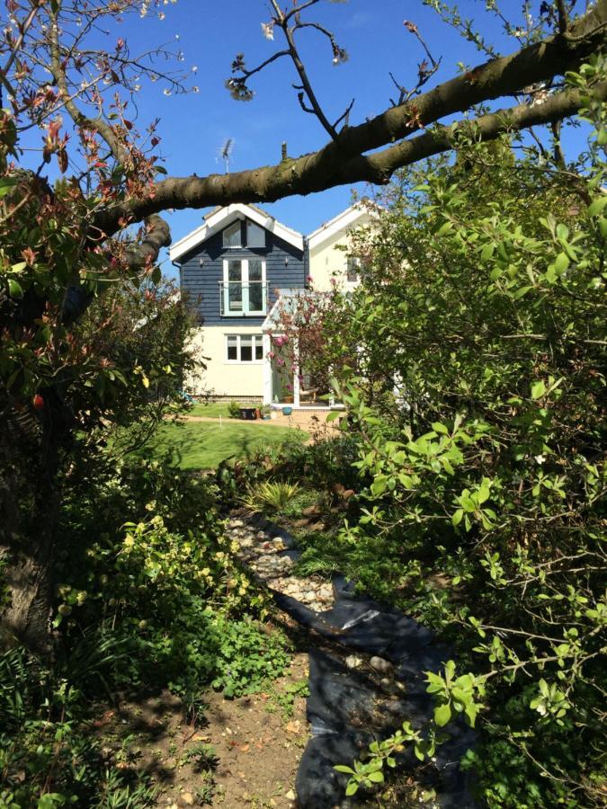 Bed and Breakfast Laurels Felsted Экстерьер фото